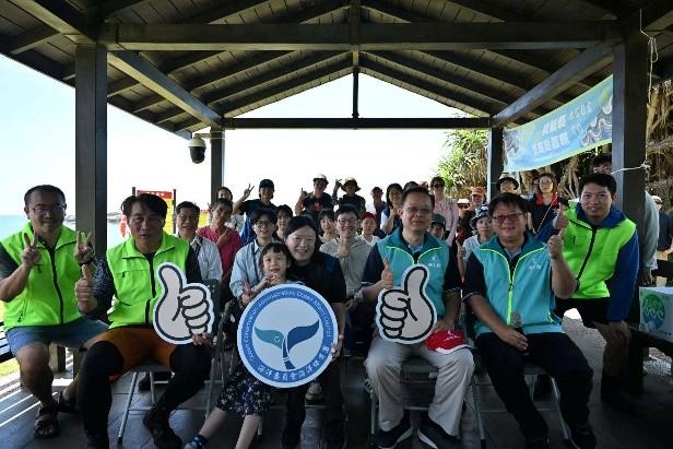 圖3左三為海保署署長、右二為館長
